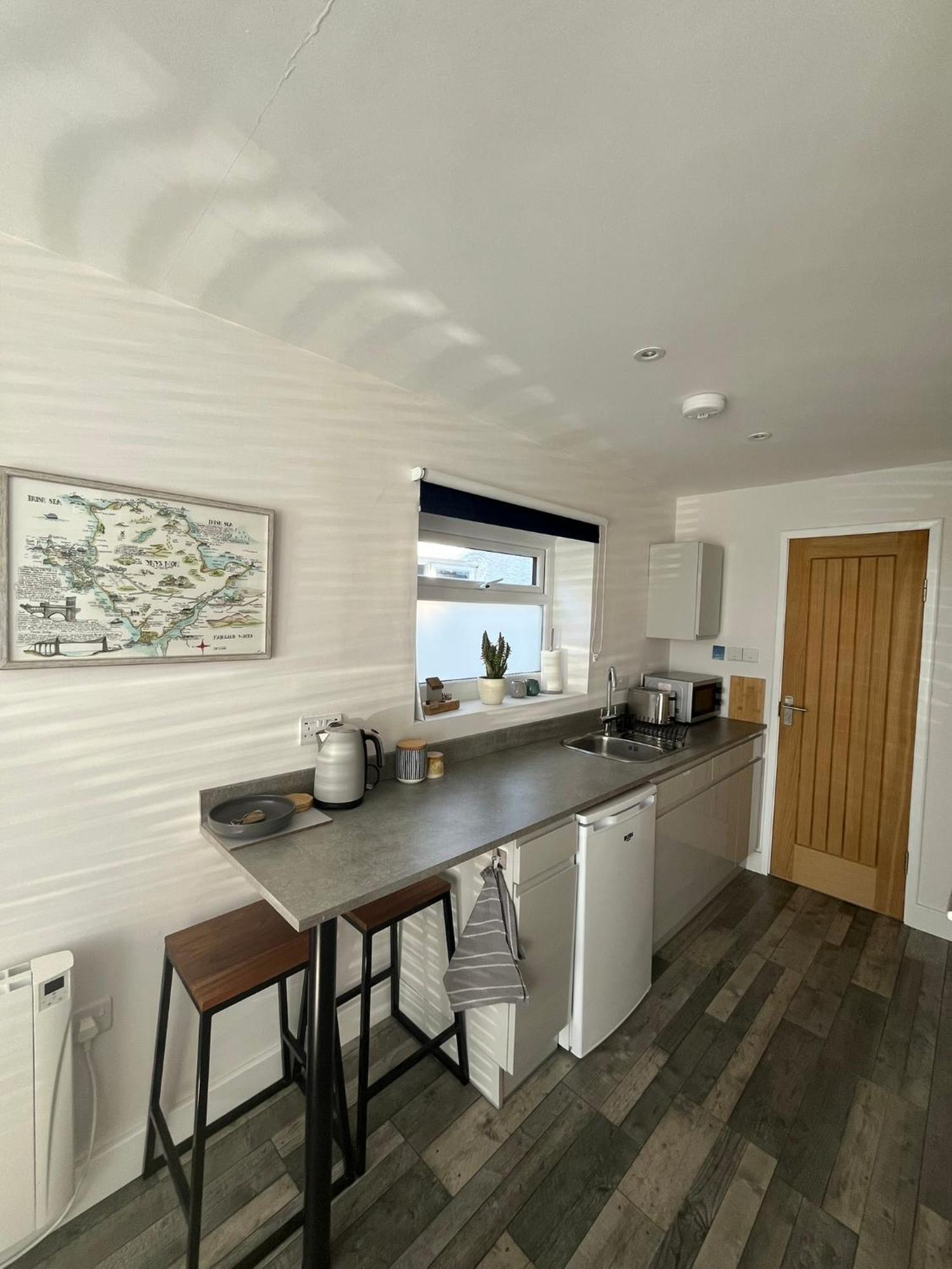 Entire Guest Suite In Four Mile Bridge, Rhoscolyn Valley Εξωτερικό φωτογραφία