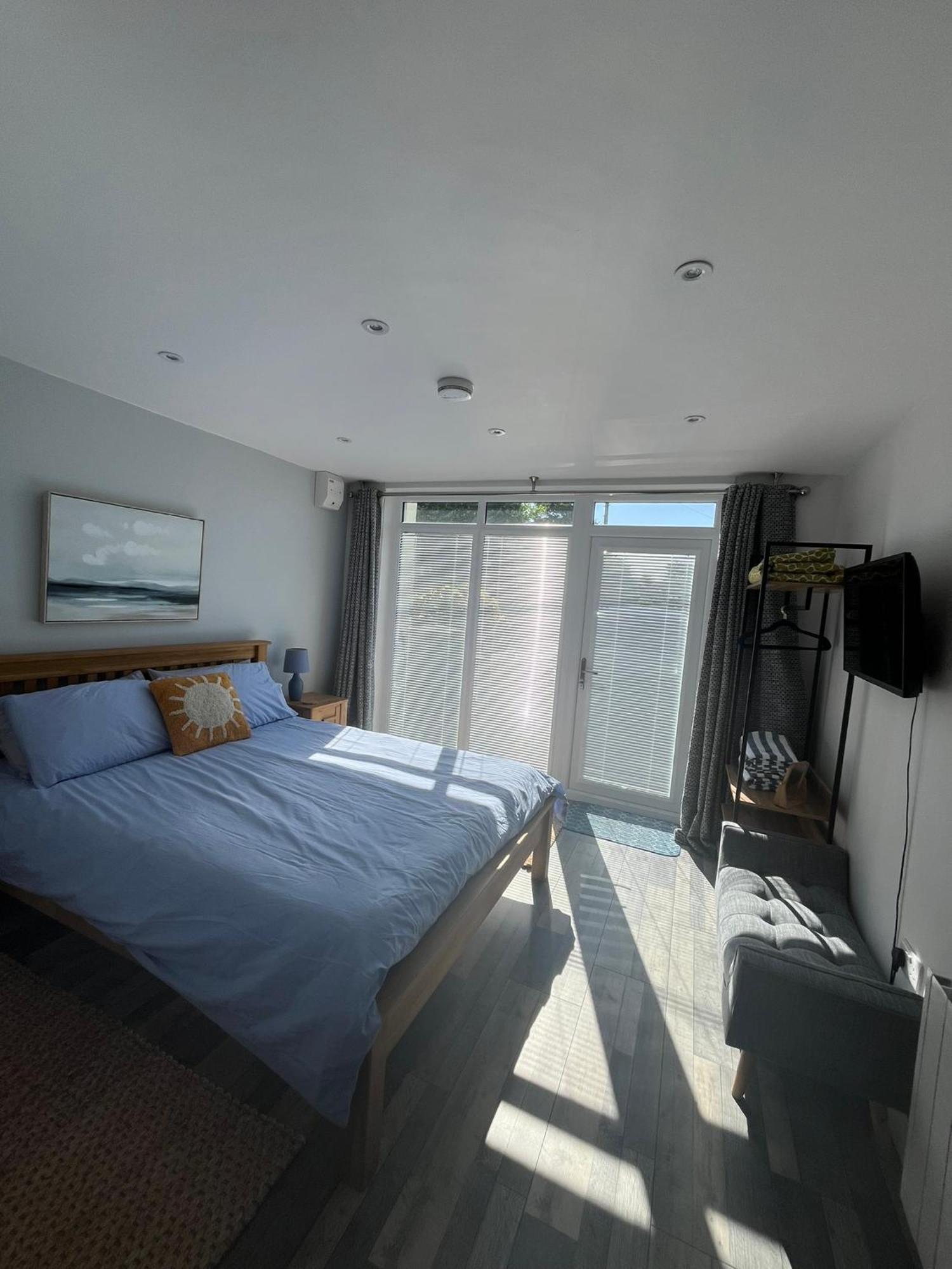 Entire Guest Suite In Four Mile Bridge, Rhoscolyn Valley Εξωτερικό φωτογραφία